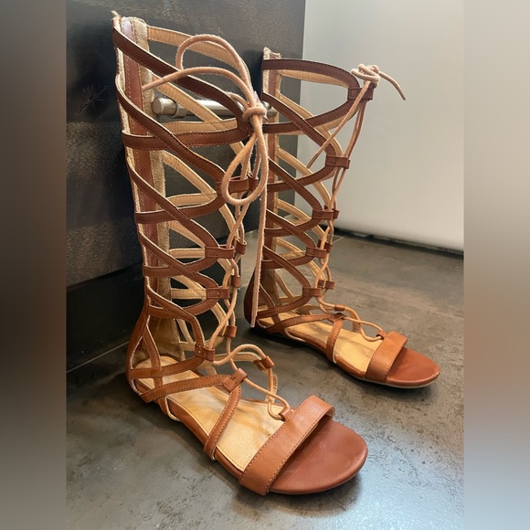 Report Sandals, Brown leather, size 7.5 - Picture 3 of 5